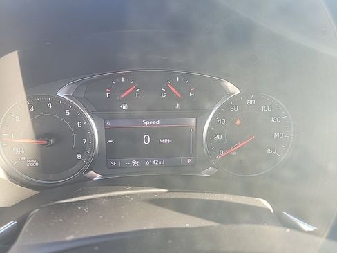 Used 2024 Chevrolet Equinox Premier image 7