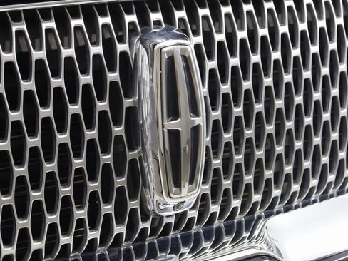 Used 2021 Lincoln Navigator Reserve w/ Luxury Package image 19