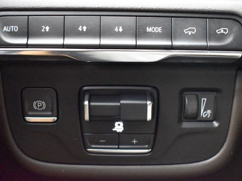 Used 2021 Cadillac Escalade Sport w/ Driver Assist Tech Package image 17