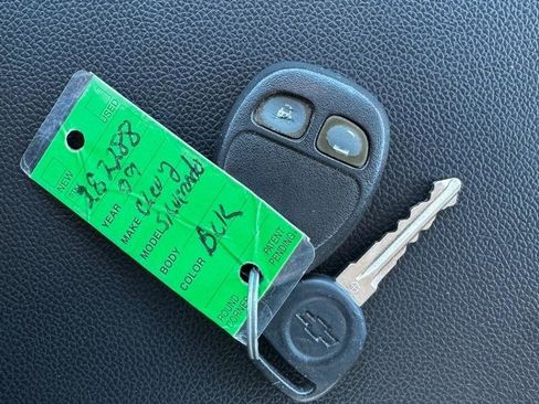 Used 2009 Chevrolet Silverado 1500 LT w/ Regional Value Package image 27