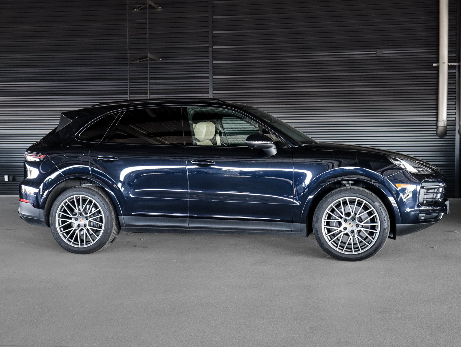 Certified 2023 Porsche Cayenne Platinum Edition AWD/4WD image 11