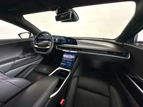 Used 2025 Lucid Air Touring AWD/4WD image 2