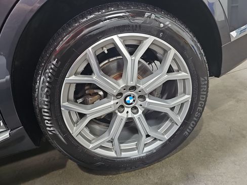 Used 2021 BMW X7 xDrive40i w/ Parking Assistance Package AWD/4WD image 36
