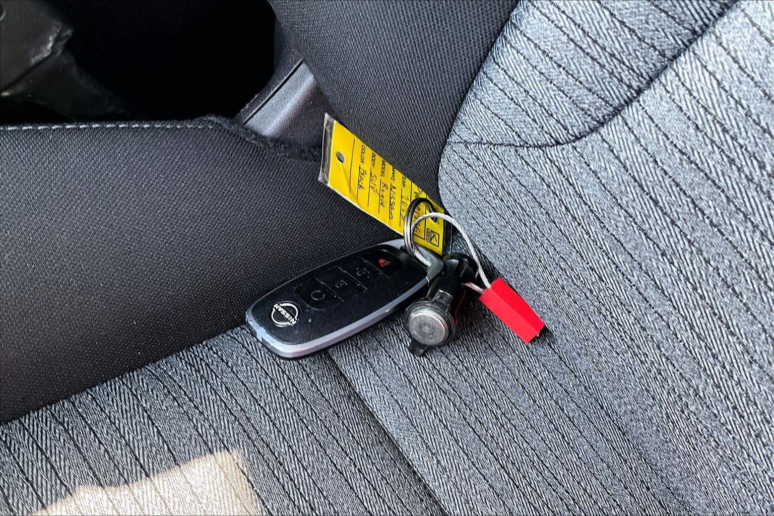 Used 2023 Nissan Rogue SV FWD image 13