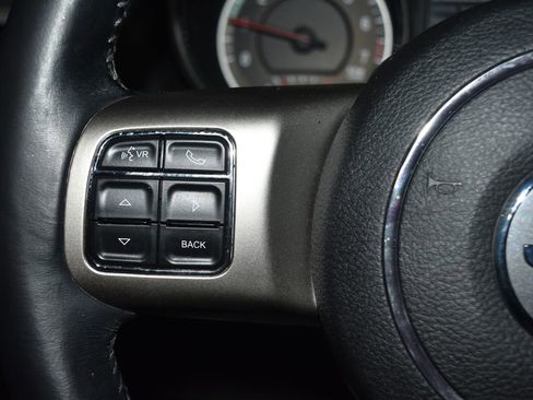 Used 2012 Jeep Grand Cherokee Laredo w/ Laredo E Group image 7