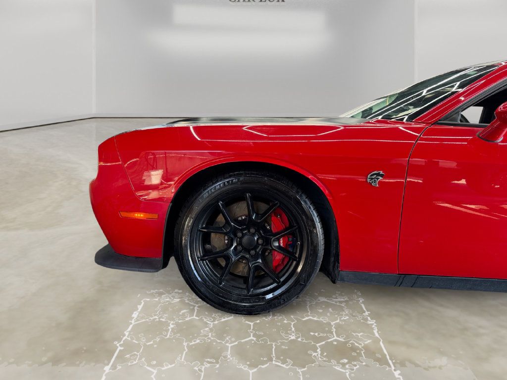 Used 2016 Dodge Challenger SRT Hellcat RWD image 14