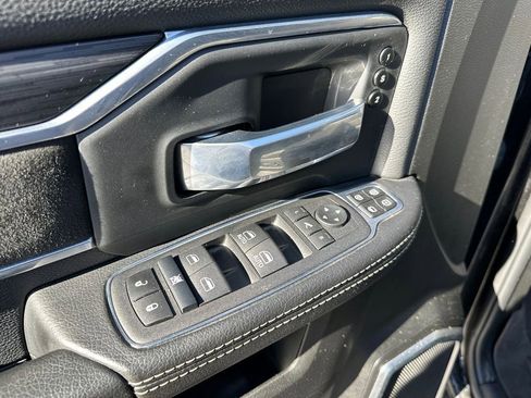 Used 2024 RAM 2500 Laramie w/ Night Edition image 18