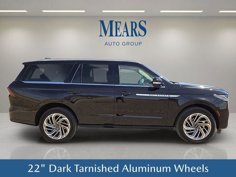 Used 2025 Lincoln Navigator Reserve AWD/4WD image 7