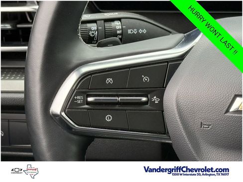 Certified 2025 Chevrolet Traverse LT FWD image 13