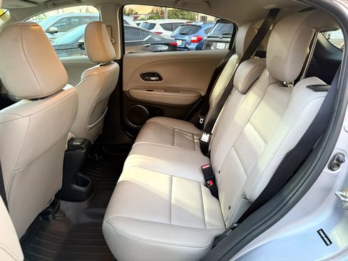 Used 2018 Honda HR-V EX-L image 16