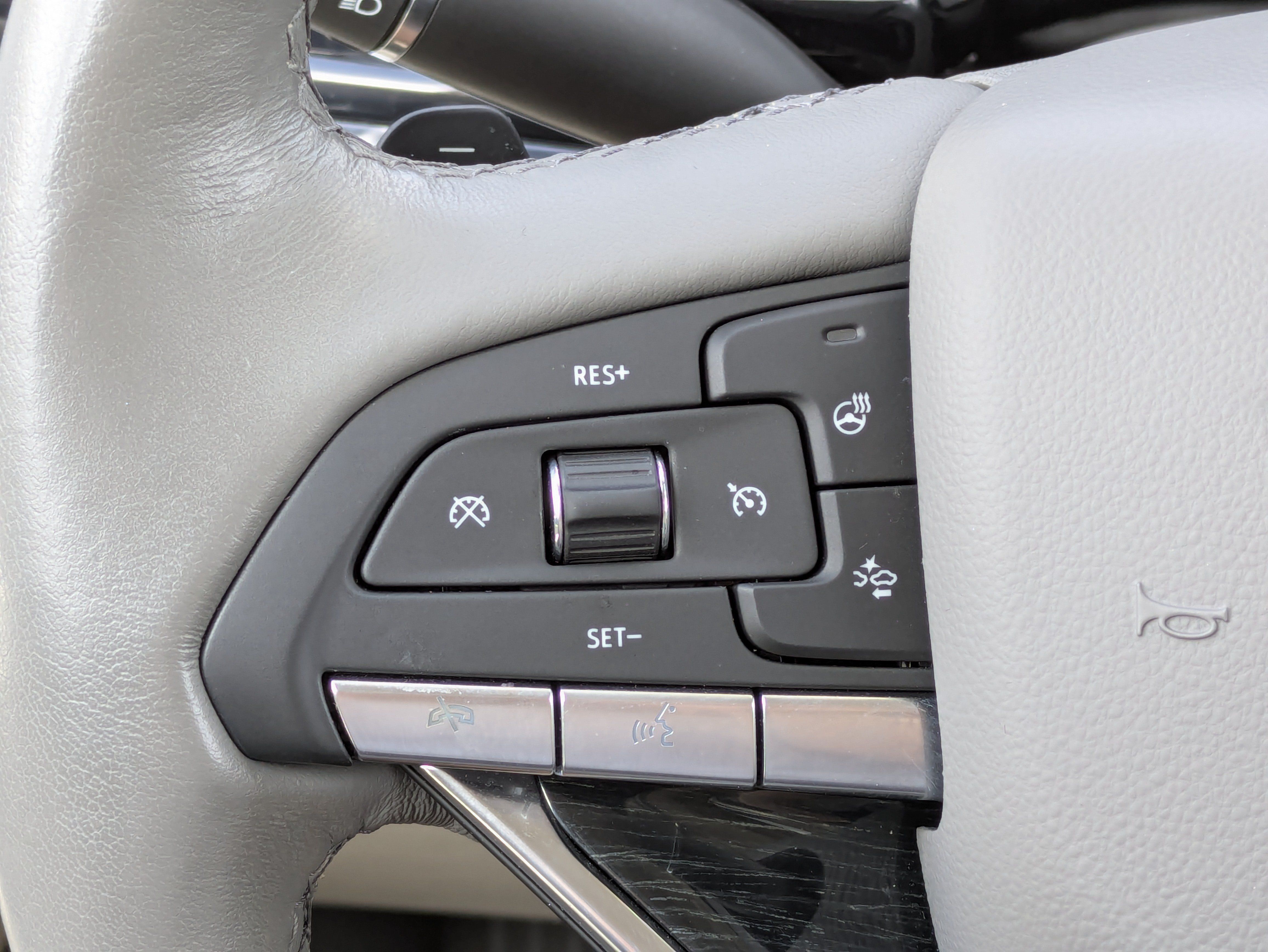 Certified 2024 Cadillac XT6 Premium Luxury FWD image 22