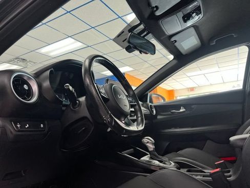 Used 2023 Kia Forte GT-Line w/ GT-Line Technology Package FWD image 18