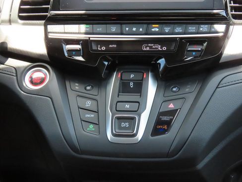 Used 2025 Honda Odyssey EX-L image 32