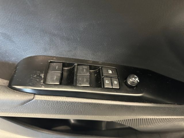 Used 2025 Toyota Camry SE FWD image 18