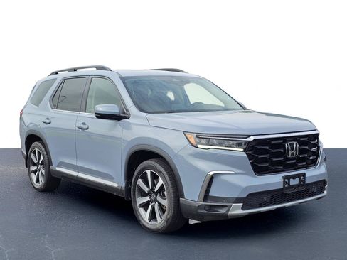 Used 2024 Honda Pilot Touring image 5