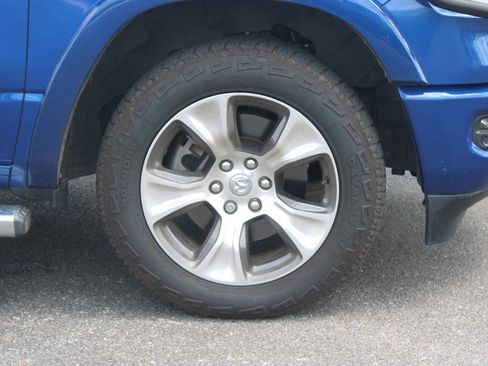 Used 2019 RAM 1500 Laramie w/ Sport Appearance Package AWD/4WD image 12