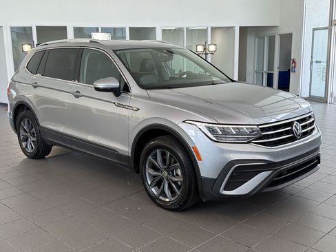 Used 2022 Volkswagen Tiguan SE FWD image 7