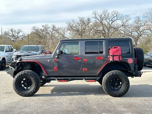 Used 2016 Jeep Wrangler Unlimited Rubicon w/ Connectivity Group AWD/4WD image 12