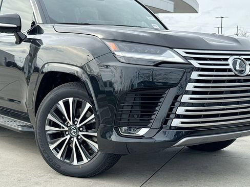 New 2026 Lexus LX 600 4WD w/ Premium Package image 9