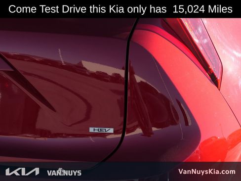 Used 2023 Kia Niro SX image 4