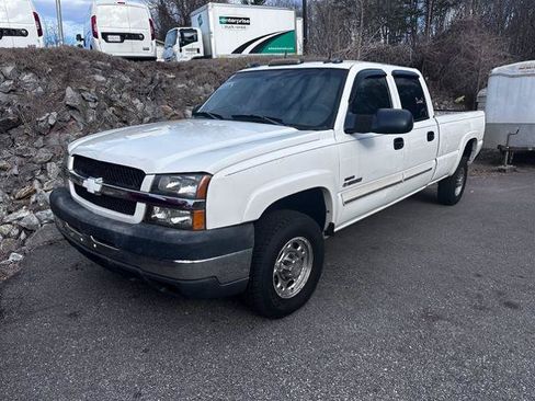 Used 2004 Chevrolet Silverado 2500 LT w/ Heavy-Duty Power Package AWD/4WD image 4