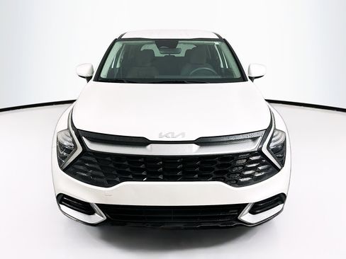 Used 2024 Kia Sportage LX image 2