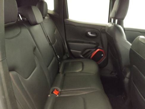 Used 2016 Jeep Renegade Trailhawk w/ Premium Trailhawk Package AWD/4WD image 19
