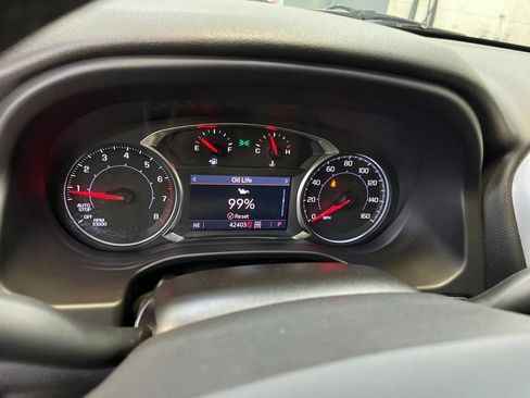 Used 2023 GMC Acadia SLT AWD/4WD image 15