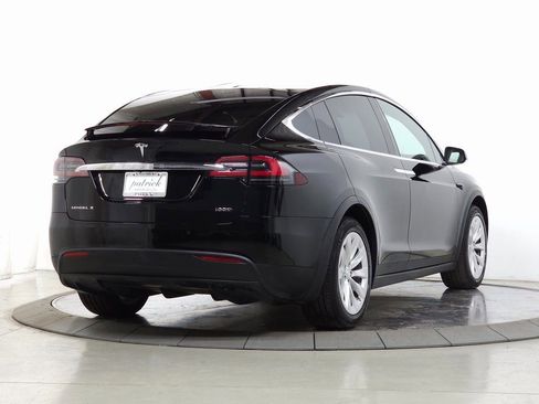 Used 2018 Tesla Model X 75D image 10