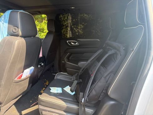 Used 2022 GMC Yukon XL SLT w/ SLT Luxury Package RWD image 29