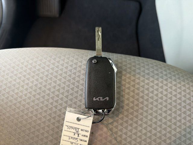 Used 2025 Kia Soul LX FWD image 29