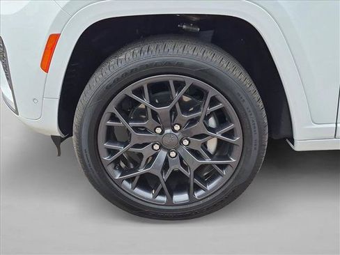 Used 2026 Jeep Grand Cherokee L Summit w/ Obsidian Package AWD/4WD image 26