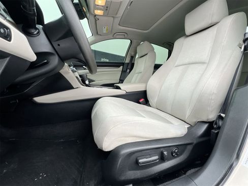 Used 2018 Honda Accord EX image 16
