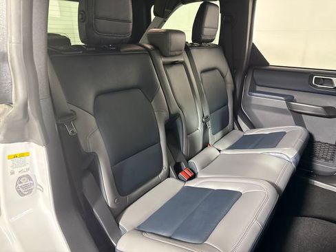 Used 2024 Ford Bronco Outer Banks AWD/4WD image 15