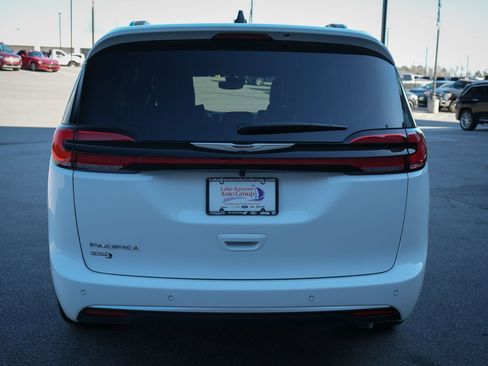 New 2026 Chrysler Pacifica Pinnacle FWD image 8