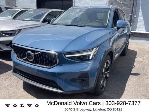 Used 2023 Volvo XC40 B5 Ultimate w/ Protection Package Premier AWD/4WD image 1