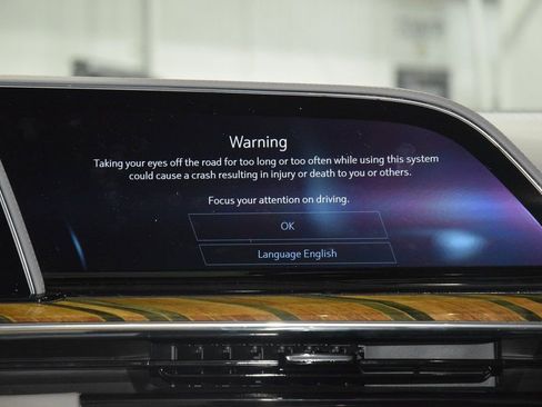 Used 2023 Cadillac Escalade Premium Luxury Platinum image 32