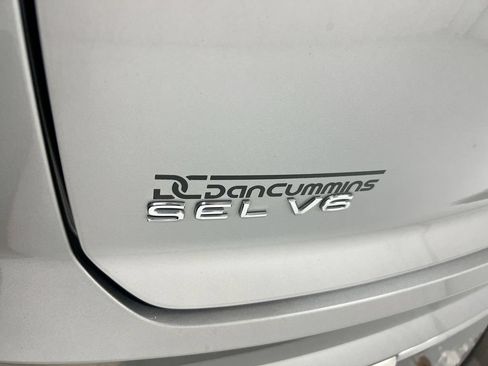 Used 2021 Volkswagen Atlas Cross Sport SEL R-Line AWD/4WD image 26