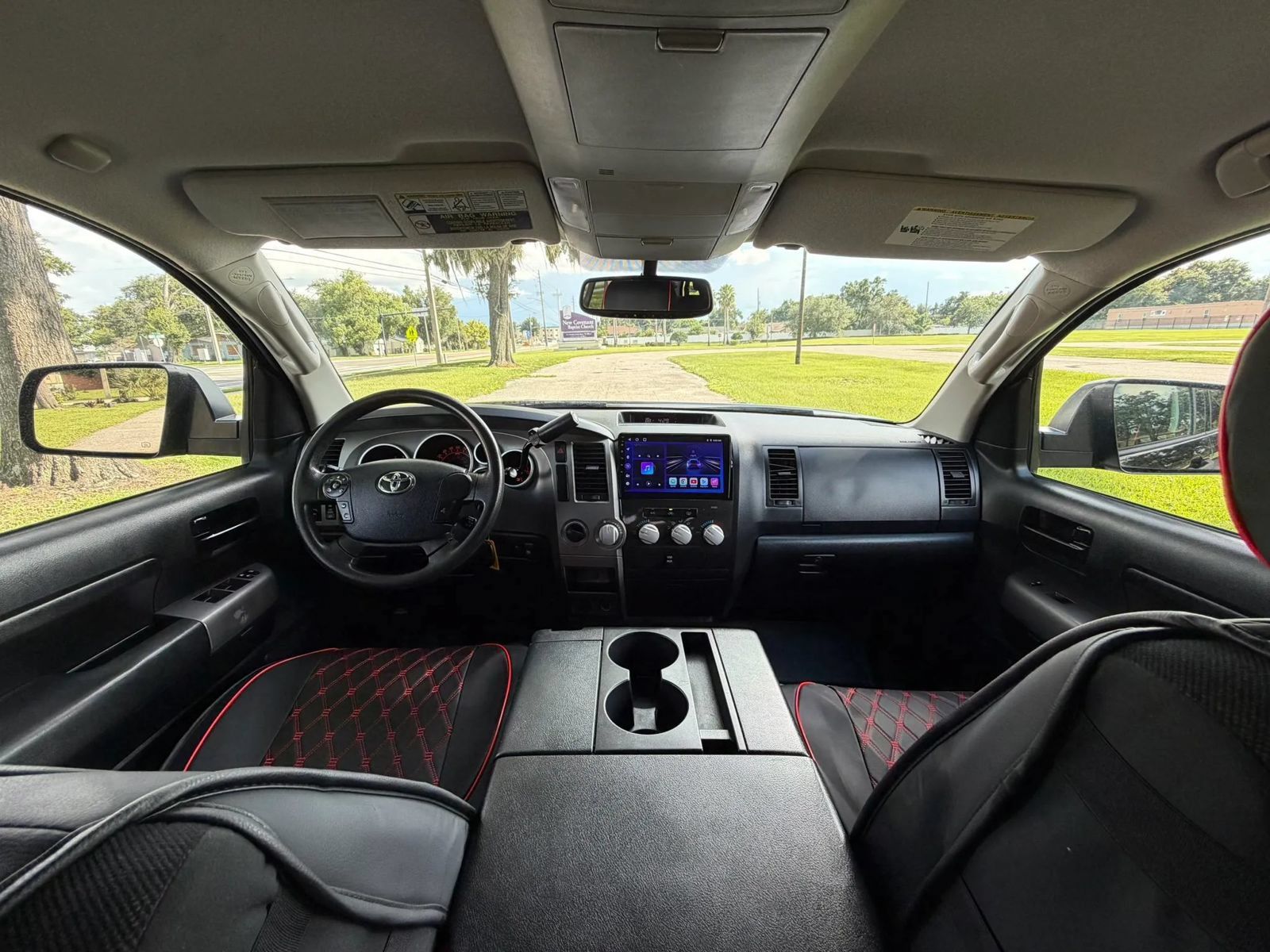 Used 2013 Toyota Tundra 4x4 CrewMax w/ Tow Pkg image 10