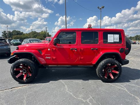 Used 2018 Jeep Wrangler Unlimited Sahara image 5