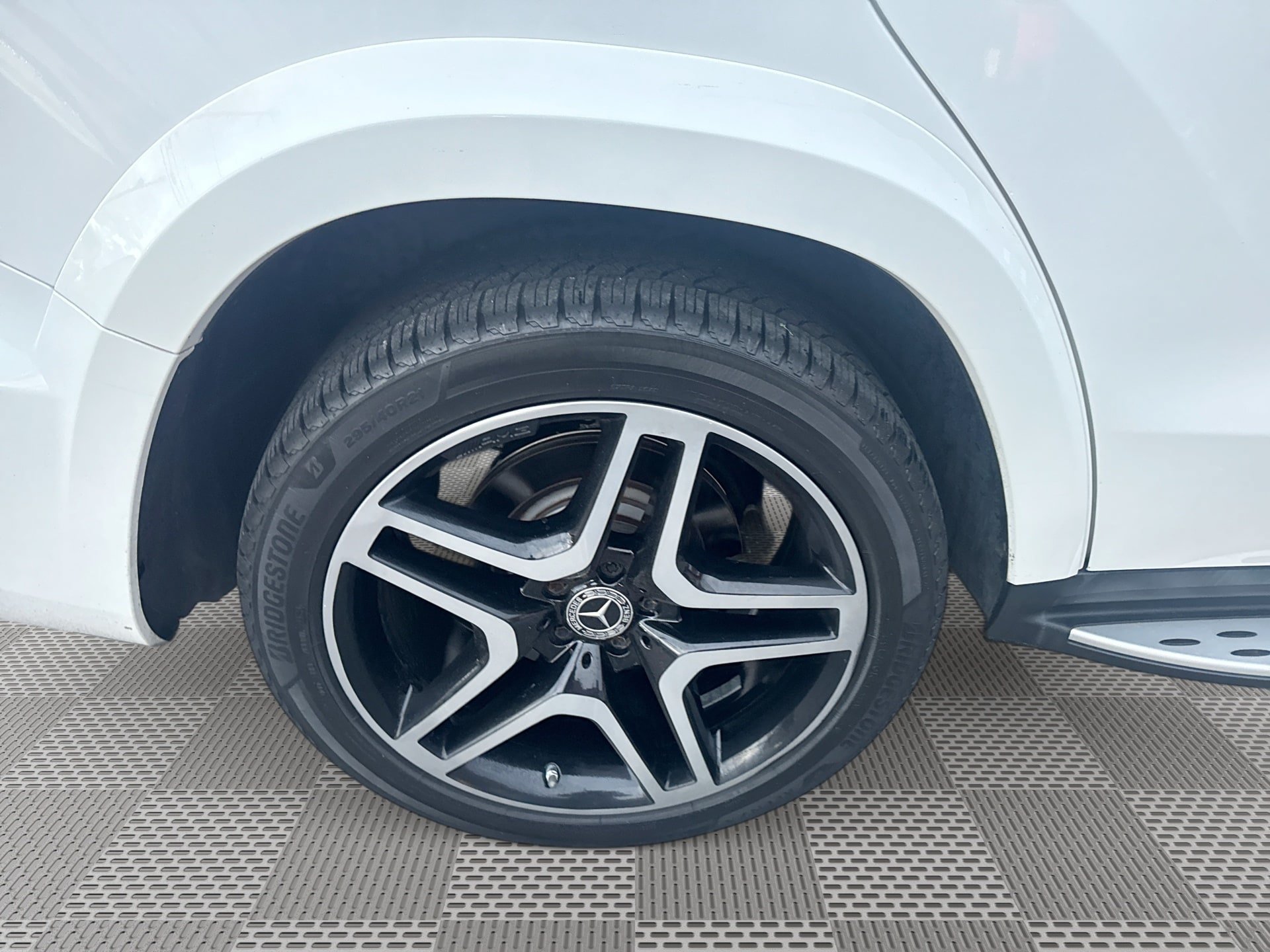 Used 2018 Mercedes-Benz GLS 550 4MATIC w/ Driver Assistance Package image 30