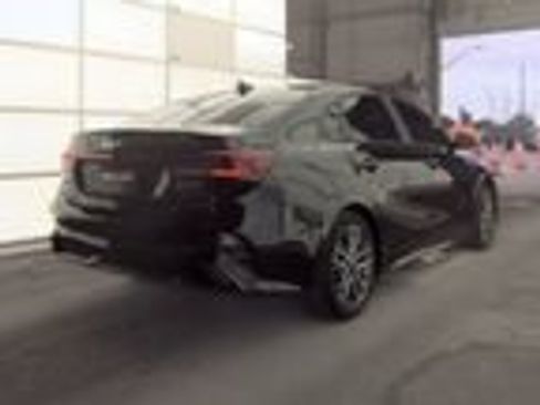 Used 2023 Kia Forte GT-Line w/ GT-Line Technology Package FWD image 2