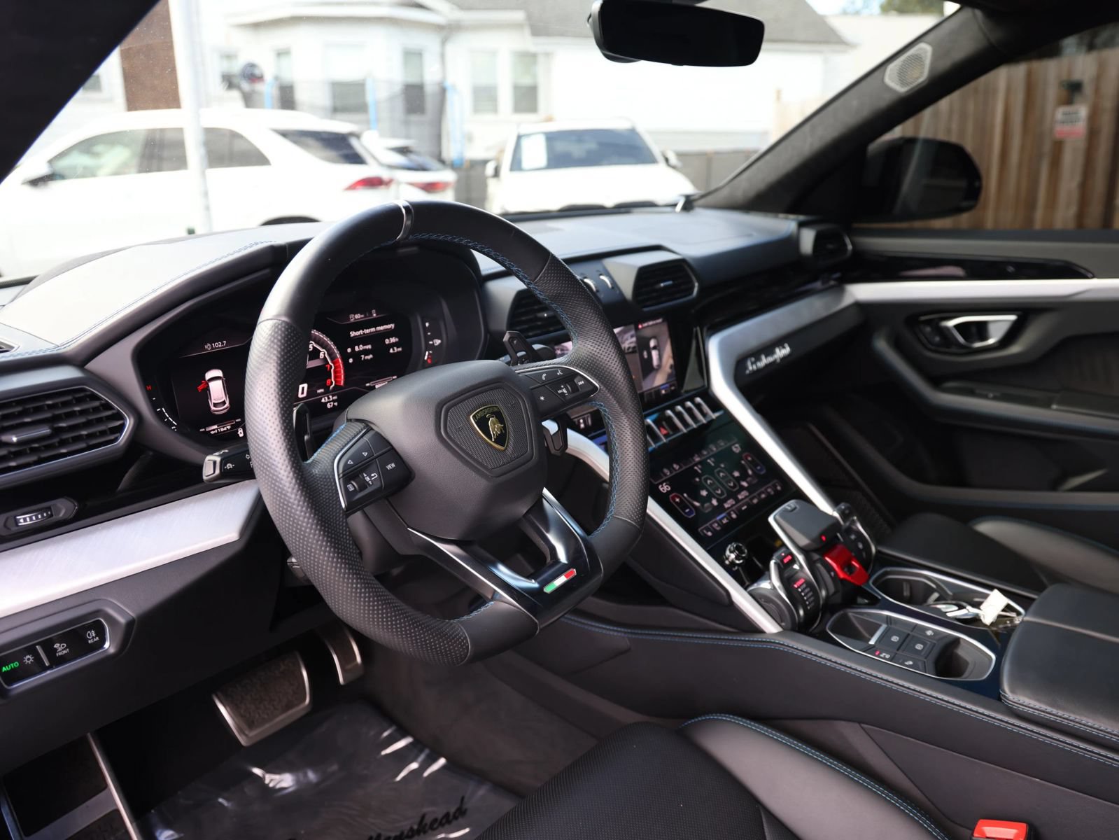 Used 2021 Lamborghini Urus AWD/4WD image 15