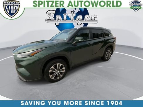 Used 2024 Toyota Highlander XLE AWD/4WD image 4