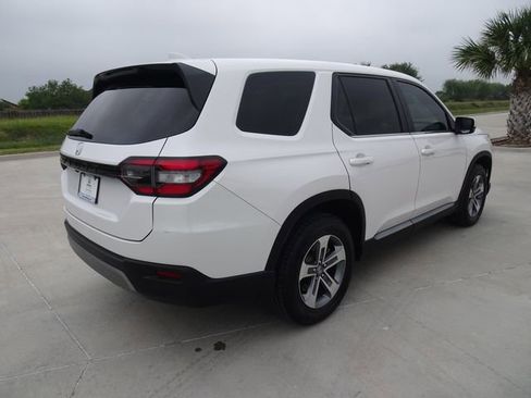 Certified 2025 Honda Pilot EX-L image 4