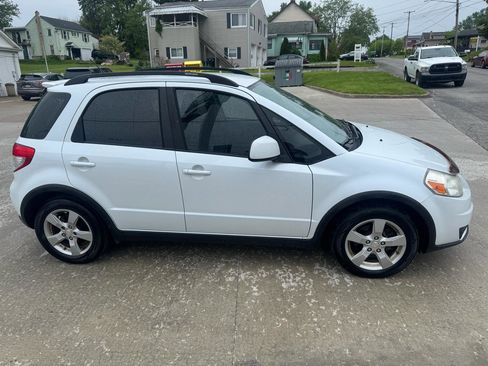 Used 2012 Suzuki SX4 Premium AWD/4WD image 6