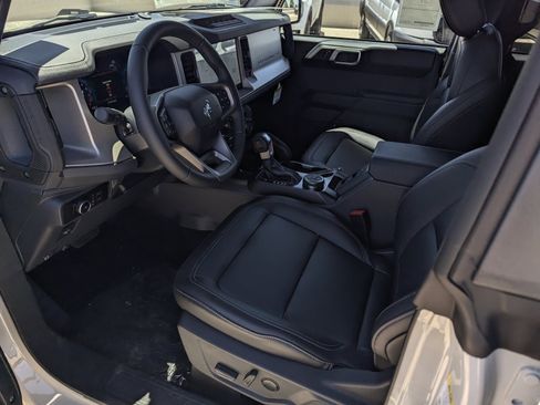 New 2026 Ford Bronco Outer Banks w/ Sasquatch Package AWD/4WD image 9