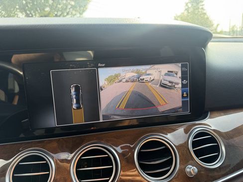 Used 2017 Mercedes-Benz E 300 4MATIC image 15