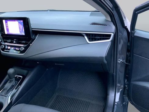Used 2025 Toyota Corolla LE FWD image 18