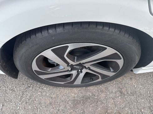 Certified 2022 Subaru Legacy Limited image 9